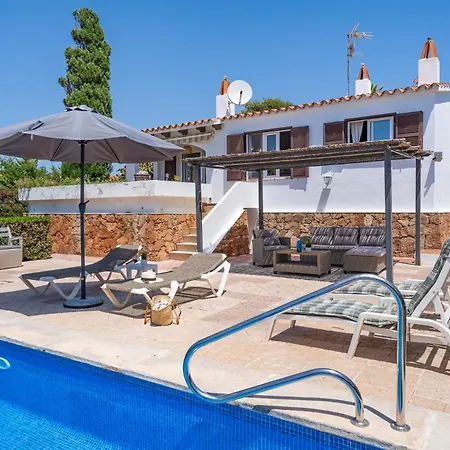 S'ullastre En Con Piscina Вилла